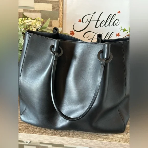 Gucci 101920 Black Leather Shopper Tote w/ Attached Zip Pouch - Picture 3 of 16